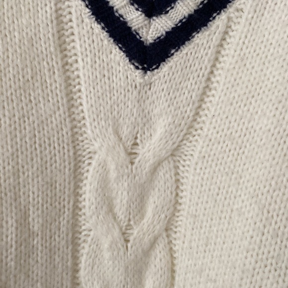 Aerie Fuzzy Soft Oversized Varsity V Neck Sweater American Eagle Outfitter Zara - Picture 7 of 16